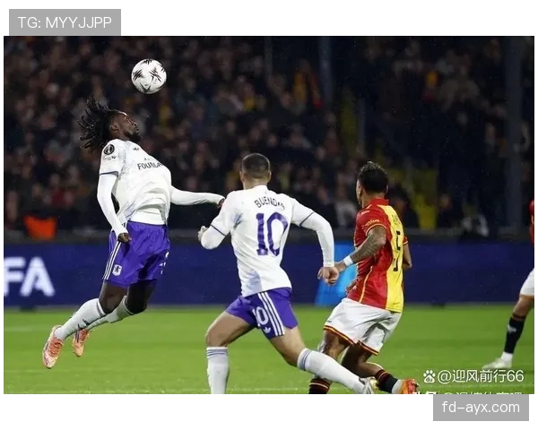 英超爆冷不断：弱旅逆袭抢分搅乱争冠格局